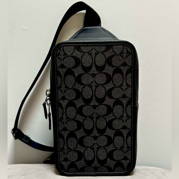 COACH Outlet Sullivan Pack - Picture 1 of 3
